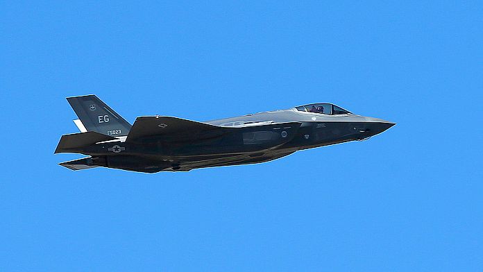 Великобритания купит у США 12 истребителей, способных нести ядерное оружие