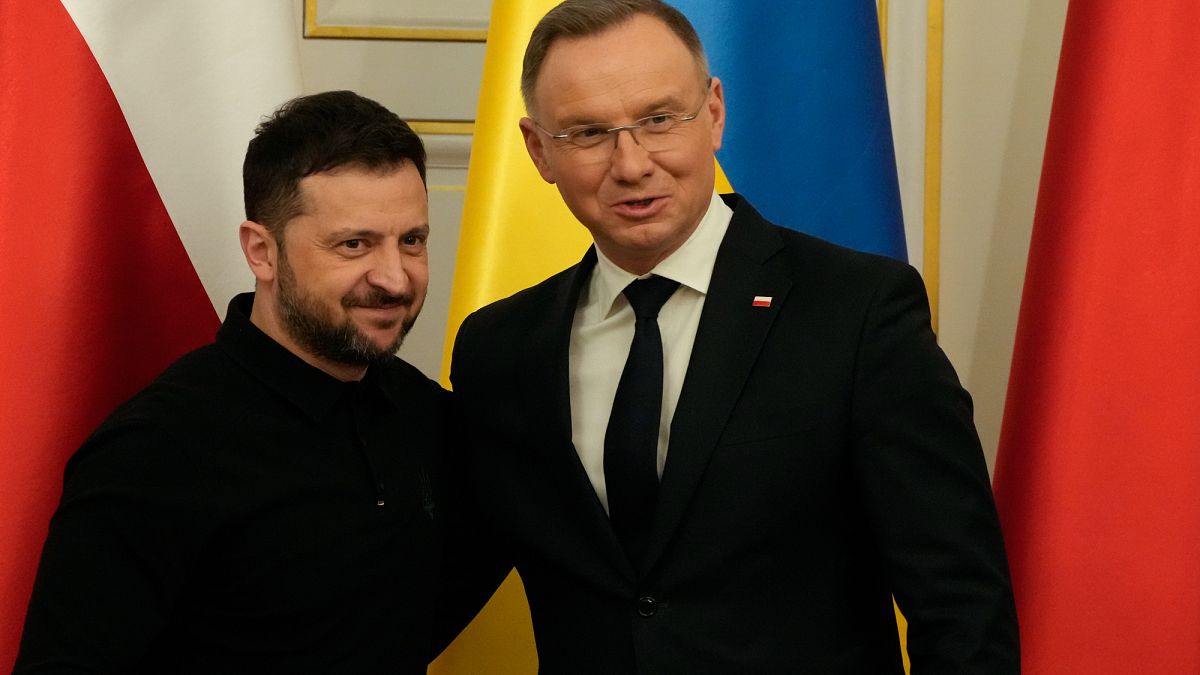 Владимир Зеленский наградил президента Польши Анджея Дуду орденом Свободы