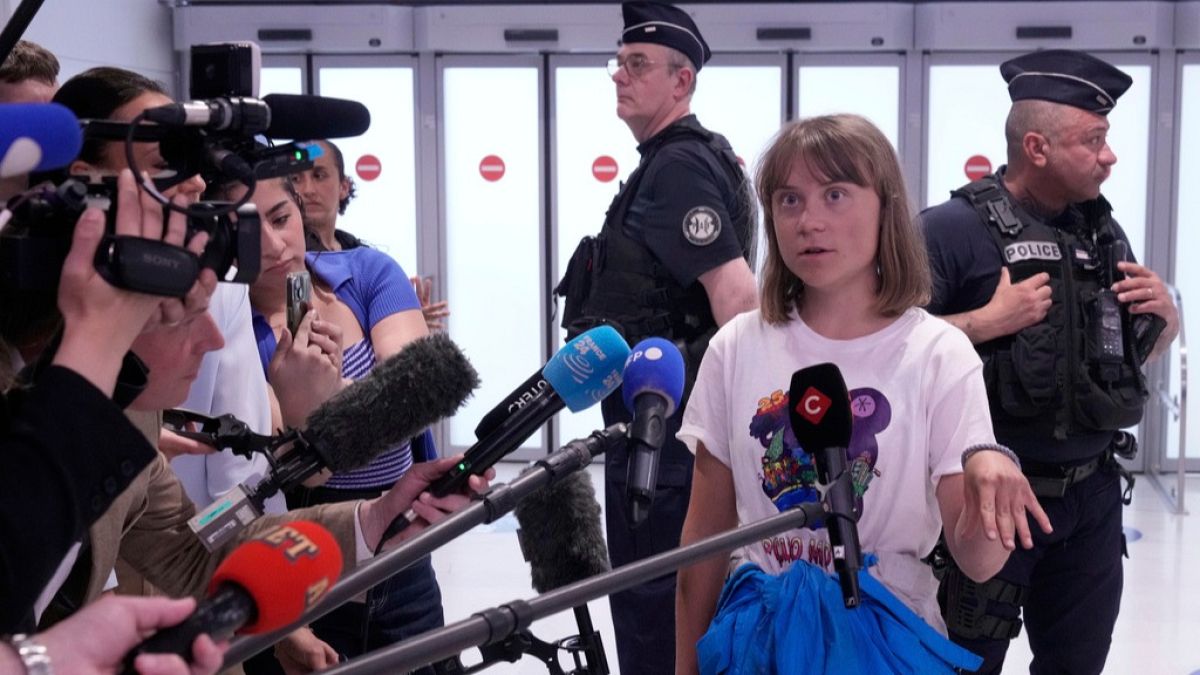 Грета Тунберг вернулась в Швецию. Восемь активистов “Флотилии” остаются под стражей в Израиле
