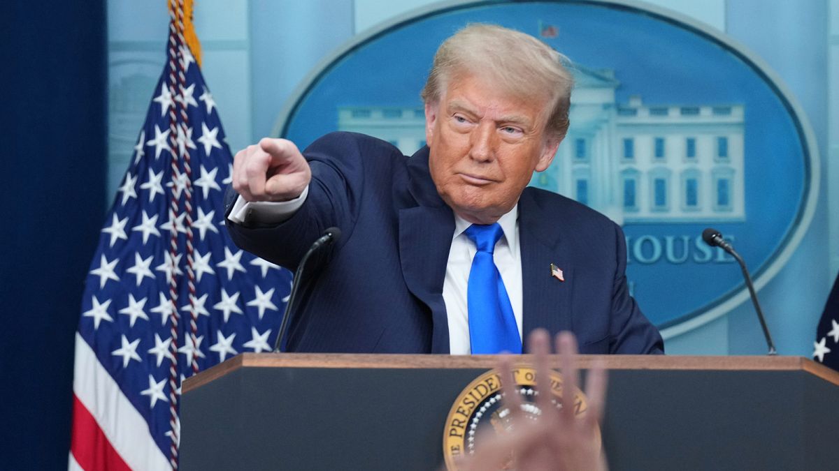 Дональд Трамп прекращает торговые переговоры с Канадой из-за налога на технологические компании