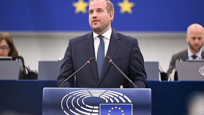 Европарламент криминализирует детскую порнографию, созданную ИИ Европарламент криминализирует детскую порнографию, созданную ИИ