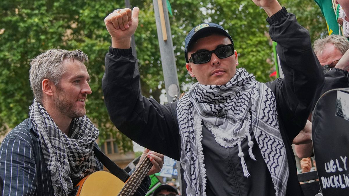 Группа Kneecap выступит на фестивале Rock en Seine, несмотря на споры