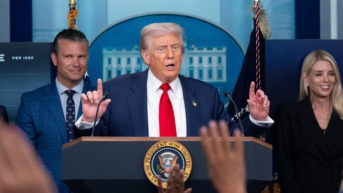 Трамп продлил «тарифное перемирие» с Китаем